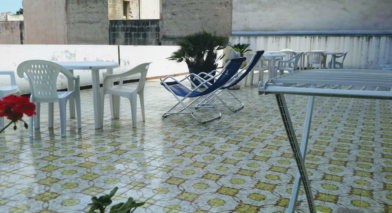 Una Terrazza Nel Sole Appartamento Di Tre Camere E Terrazza Trapani Luaran gambar